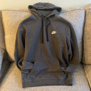 Nike Men's Club Fleece Pullover Hoodie | Size: Small | Gently used